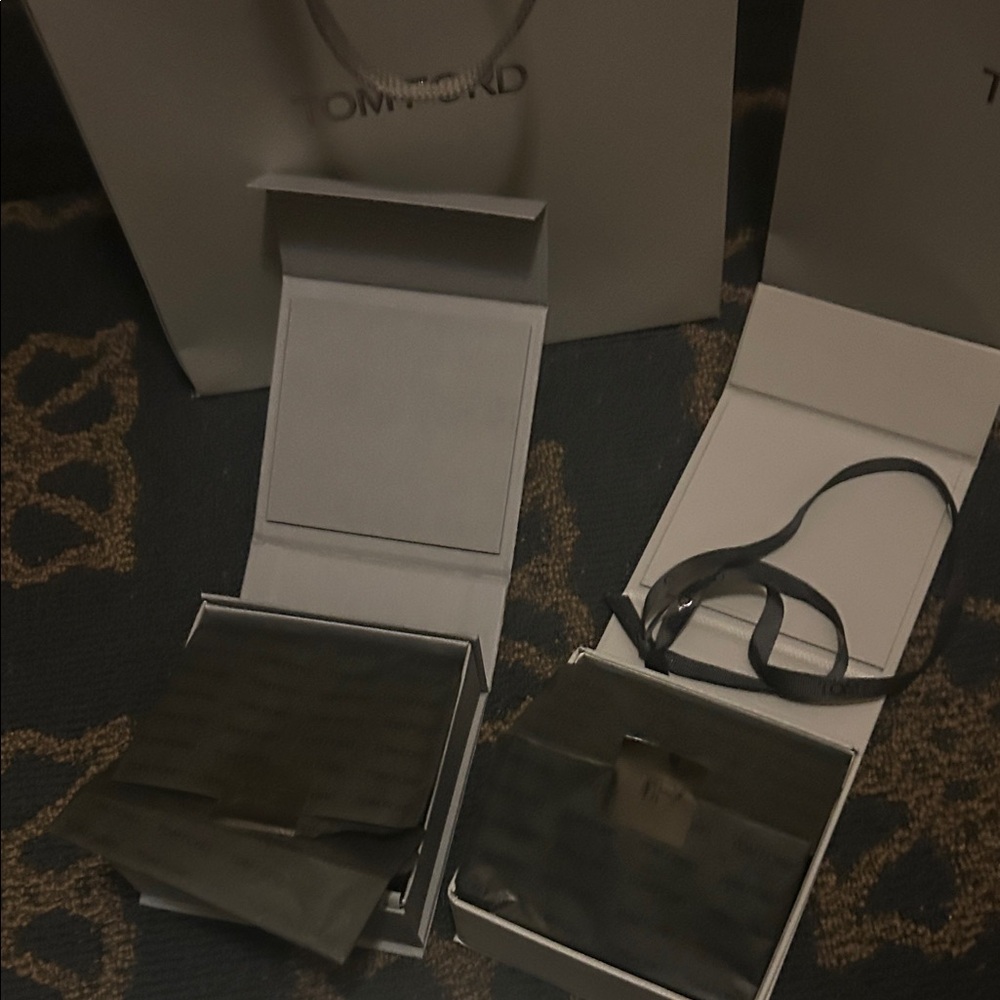 Tom Ford Silver Gift Set Collection - Picture 7 of 16